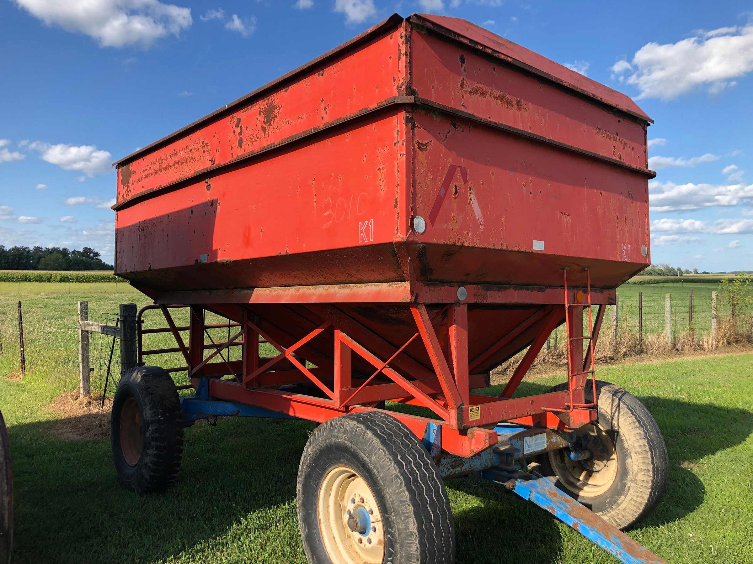 Property photo 14 - FARM EQUIPMENT AUCTION IN HENRY COUNTY, INDIANA